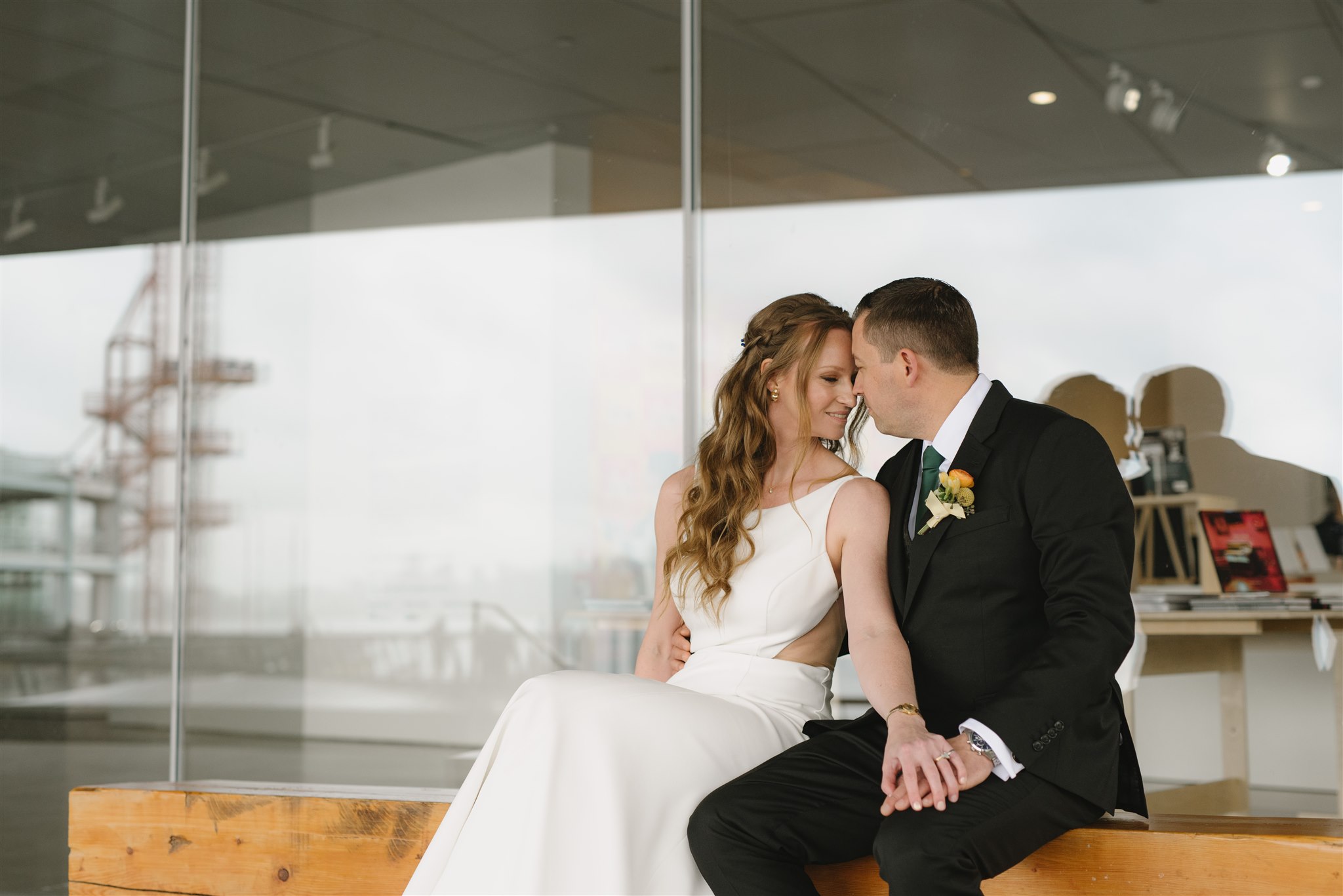 Tying the knot at the Polygon Art Gallery